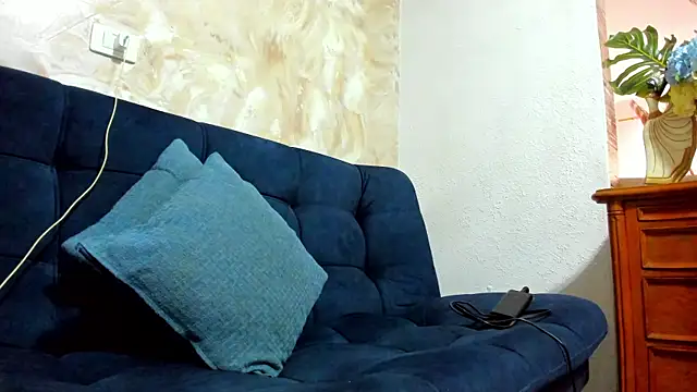 tiffanystonne online show from 04/06/26, 09:38