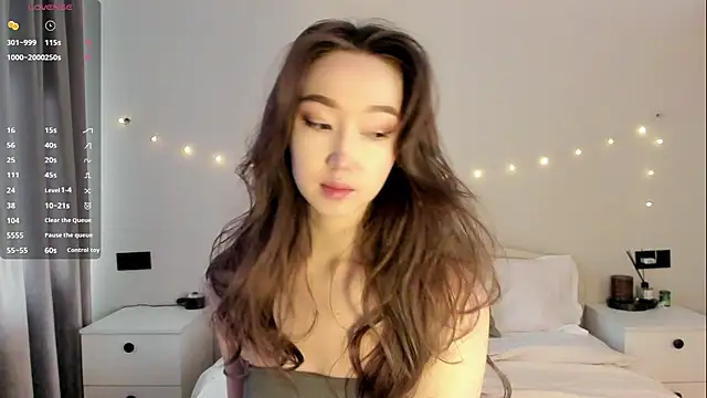 Snapshot of _luna_022 chatting on 10/25/25, 04:55 luna 022 online show from 10/25/25, 04:55