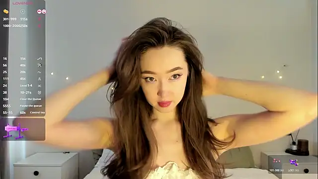 Snapshot of _luna_022 chatting on 11/07/25, 04:28 luna 022 online show from 11/07/25, 04:28