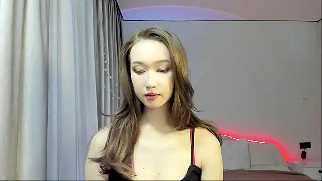 Snapshot of _luna_022 chatting on 02/13/25, 04:22 luna 022 online show from 02/13/25, 04:22