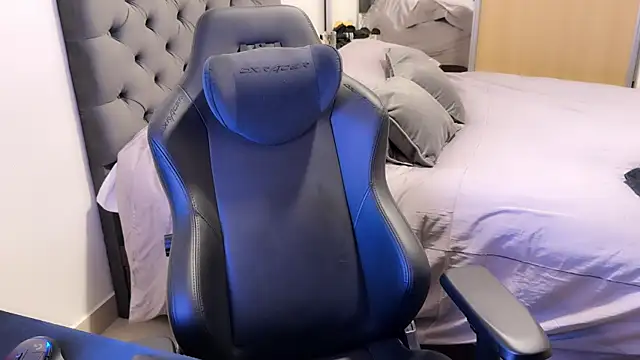 Snapshot of SasukeUhchiaa chatting on 02/20/25, 01:25 SasukeUhchiaa online show from 02/20/25, 01:25