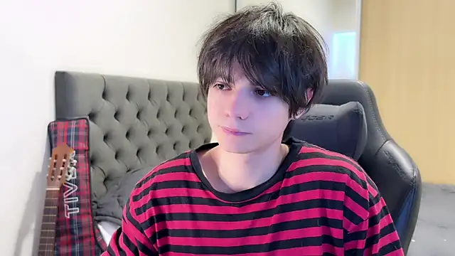 Snapshot of SasukeUhchiaa chatting on 12/02/24, 05:10 SasukeUhchiaa online show from 12/02/24, 05:10