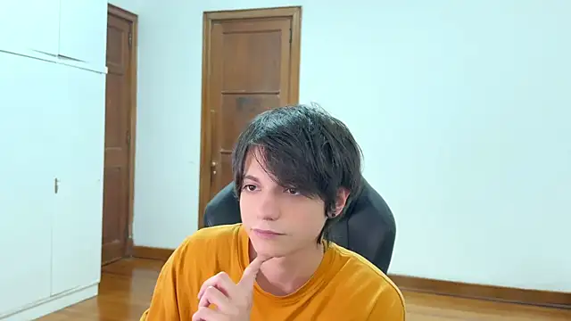 Snapshot of SasukeUhchiaa chatting on 09/11/25, 08:25 SasukeUhchiaa online show from 09/11/25, 08:25