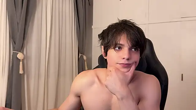 SasukeUhchiaa online show from 04/08/26, 06:04