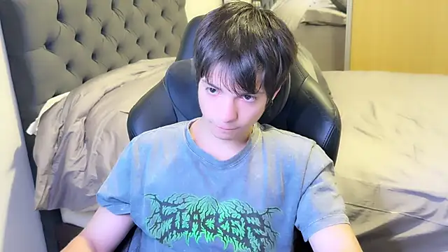 Snapshot of SasukeUhchiaa chatting on 02/26/25, 01:11 SasukeUhchiaa online show from 02/26/25, 01:11