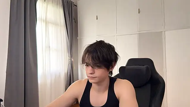 SasukeUhchiaa online show from 03/20/26, 06:09