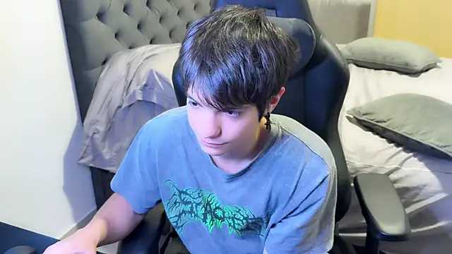 Snapshot of SasukeUhchiaa chatting on 02/27/25, 02:03 SasukeUhchiaa online show from 02/27/25, 02:03