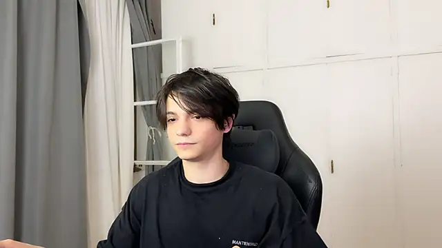 SasukeUhchiaa online show from 03/25/26, 02:01