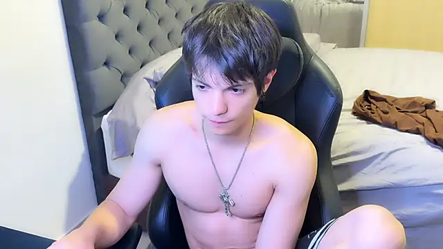 Snapshot of SasukeUhchiaa chatting on 03/02/25, 11:39 SasukeUhchiaa online show from 03/02/25, 11:39