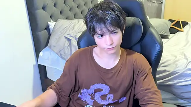 Snapshot of SasukeUhchiaa chatting on 03/03/25, 10:42 SasukeUhchiaa online show from 03/03/25, 10:42