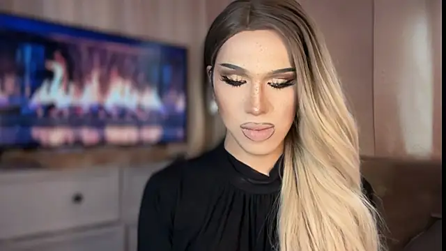 Ts glamxxxx online show from 04/01/26, 01:30