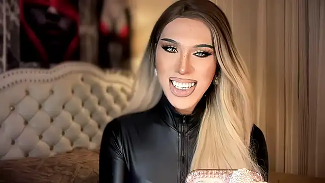 Snapshot of Ts_glamxxxx chatting on 03/03/26, 03:24 Ts glamxxxx online show from 03/03/26, 03:24