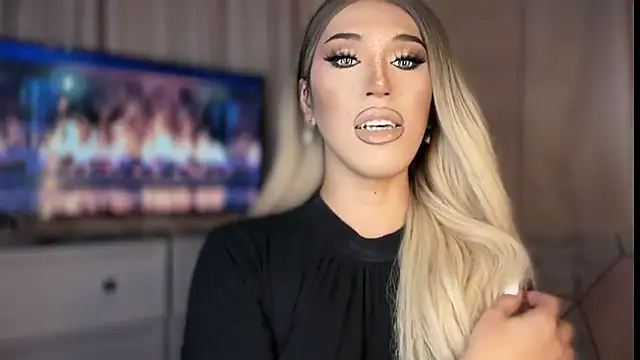 Ts glamxxxx online show from 04/18/26, 11:23