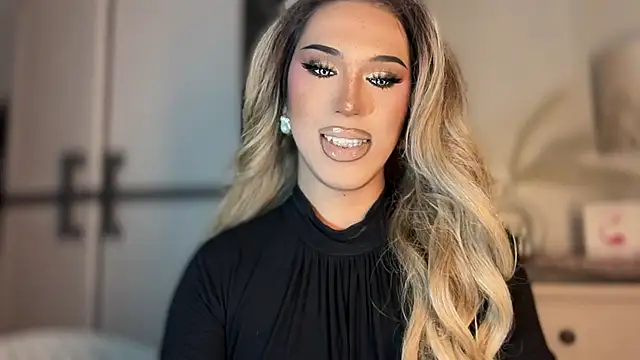 Snapshot of Ts_glamxxxx chatting on 12/04/25, 01:26 Ts glamxxxx online show from 12/04/25, 01:26