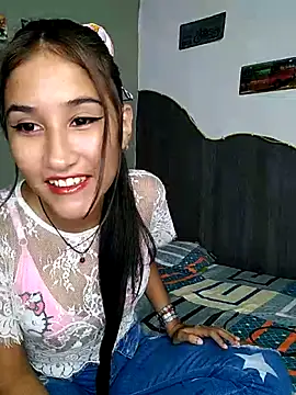 Little Naughty Nicole online show from 04/14/26, 04:39