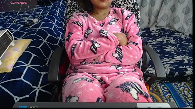 Snapshot of sexyrihana1 chatting on 12/20/24, 08:06 sexyrihana1 online show from 12/20/24, 08:06