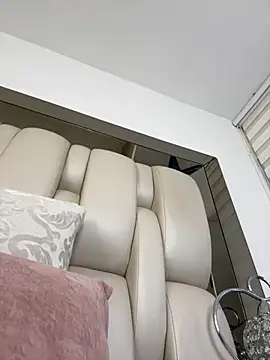 ALISSON FOXXX1 online show from 11/01/25, 04:56