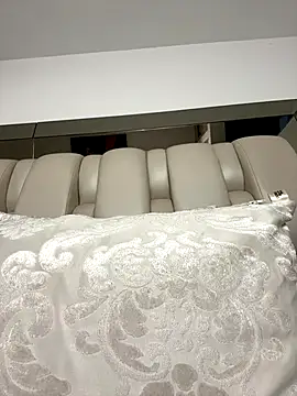 ALISSON FOXXX1 online show from 12/19/25, 11:51