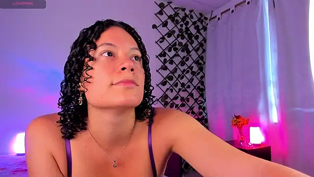 Snapshot of cailynhot chatting on 06/18/26, 10:26 cailynhot online show from 06/18/26, 10:26