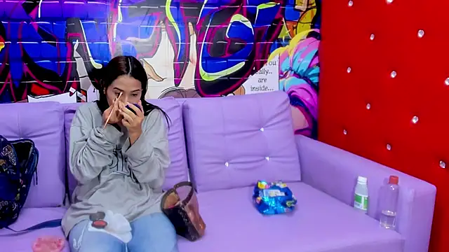 miacam-hot online show from 12/21/25, 12:18