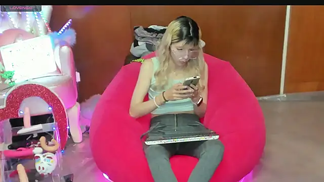 Skinygirl online show from 04/08/26, 11:28