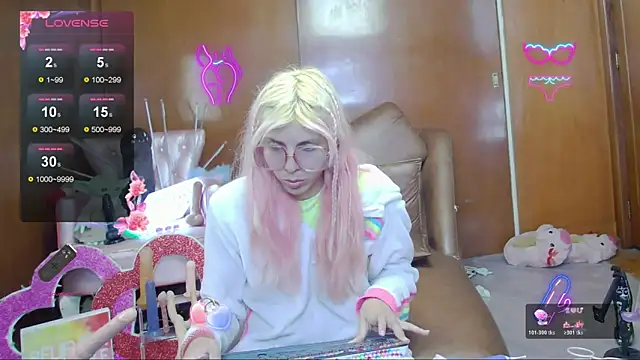 Skinygirl online show from 11/15/25, 11:31