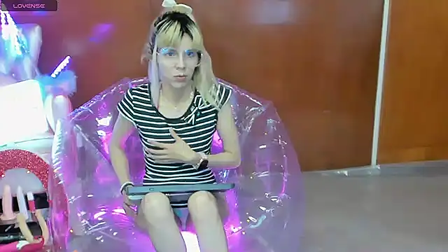 Skinygirl online show from 03/30/26, 12:23