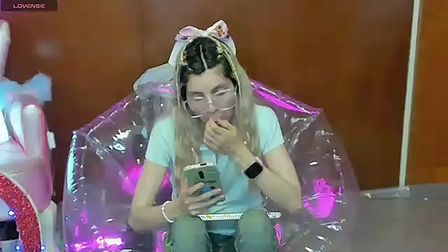 Skinygirl online show from 03/14/26, 11:33