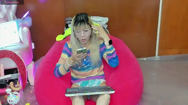 Skinygirl online show from 04/06/26, 10:55