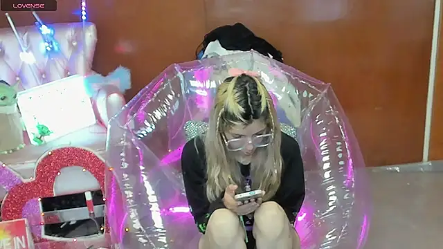 Skinygirl online show from 02/13/26, 09:15