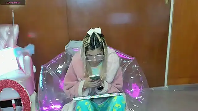 Skinygirl online show from 03/17/26, 12:13