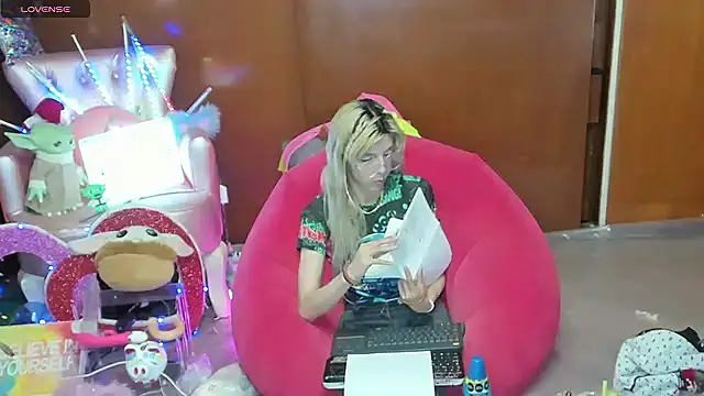 Snapshot of Skinygirl chatting on 07/01/26, 12:33 Skinygirl online show from 07/01/26, 12:33