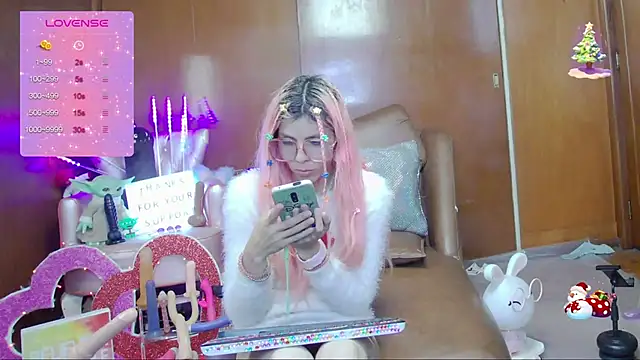 Skinygirl online show from 10/21/25, 11:04