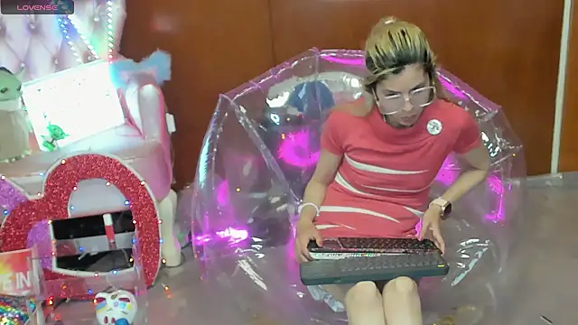 Skinygirl online show from 03/10/26, 12:14