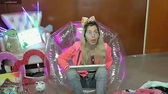 Skinygirl online show from 03/06/26, 12:27