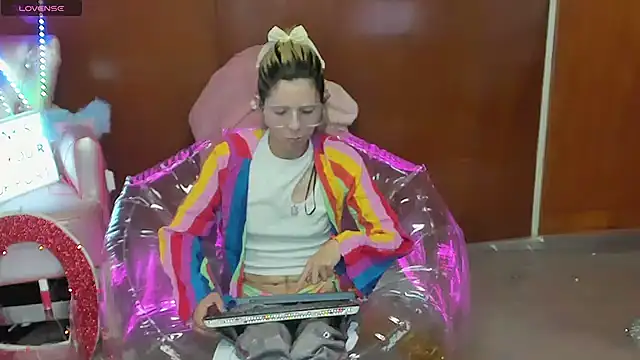 Skinygirl online show from 03/23/26, 10:53