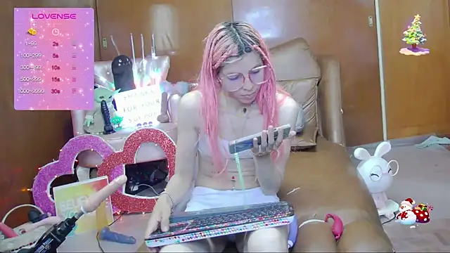 Skinygirl online show from 09/27/25, 01:01