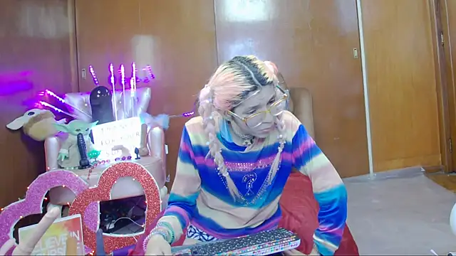 Skinygirl online show from 03/10/25, 01:01