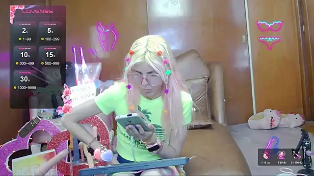 Skinygirl online show from 11/12/25, 11:52