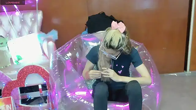 Skinygirl online show from 02/12/26, 11:37