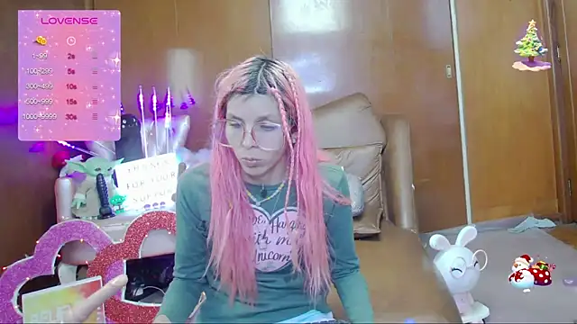 Skinygirl online show from 09/25/25, 01:33