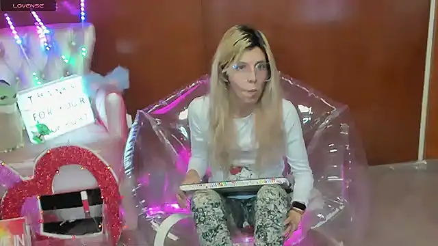 Skinygirl online show from 02/26/26, 10:21