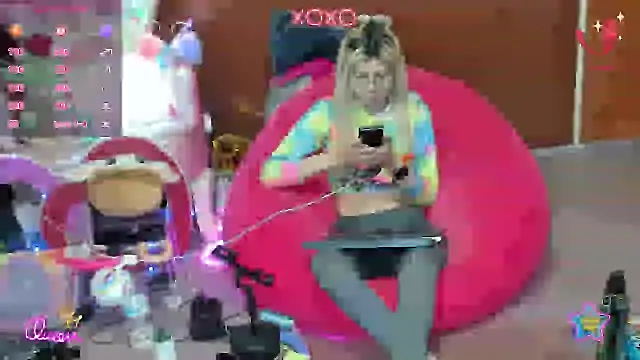 Snapshot of Skinygirl chatting on 07/30/26, 01:16 Skinygirl online show from 07/30/26, 01:16