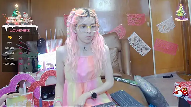 Skinygirl online show from 02/12/25, 11:09