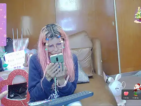 Skinygirl online show from 10/19/25, 02:03