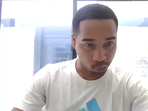 Juninho10c online show from 11/04/25, 04:44