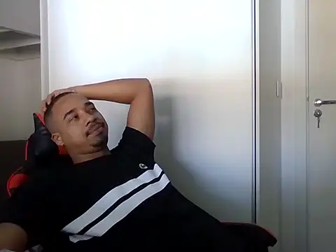 Juninho10c online show from 11/11/25, 01:17