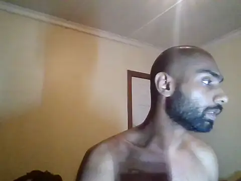 Snapshot of Sexydickxoxo chatting on 07/18/26, 06:05 Sexydickxoxo online show from 07/18/26, 06:05