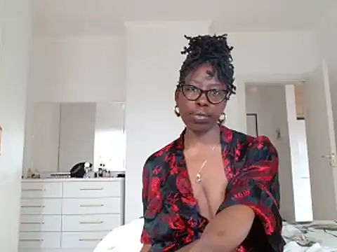 MadamIndigo online show from 03/03/26, 07:59