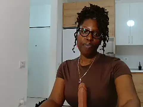 MadamIndigo online show from 04/18/26, 07:07